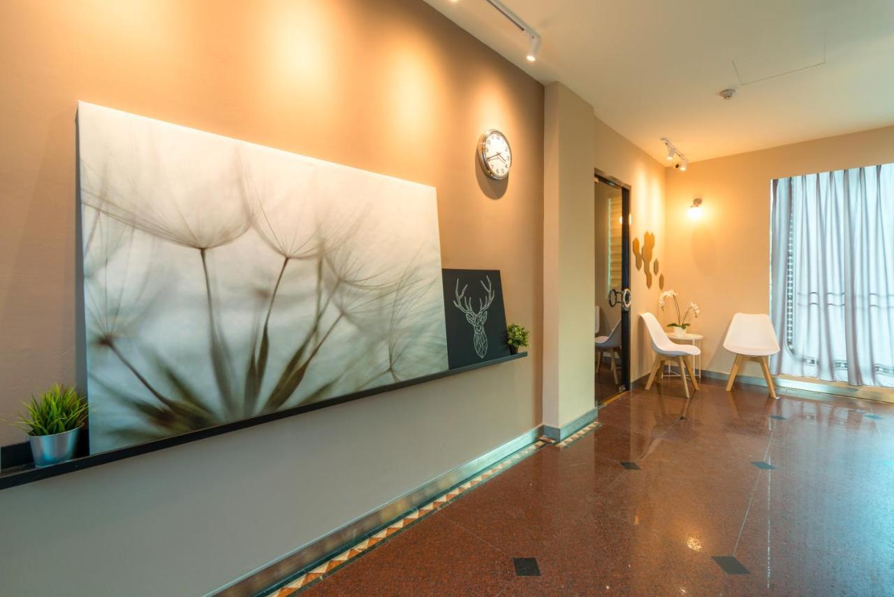 Reddoorz At Geylang Hotel Singapore Exterior photo